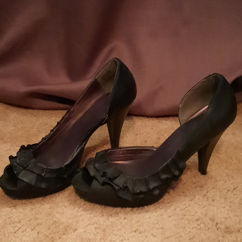 Candies heels sz 8